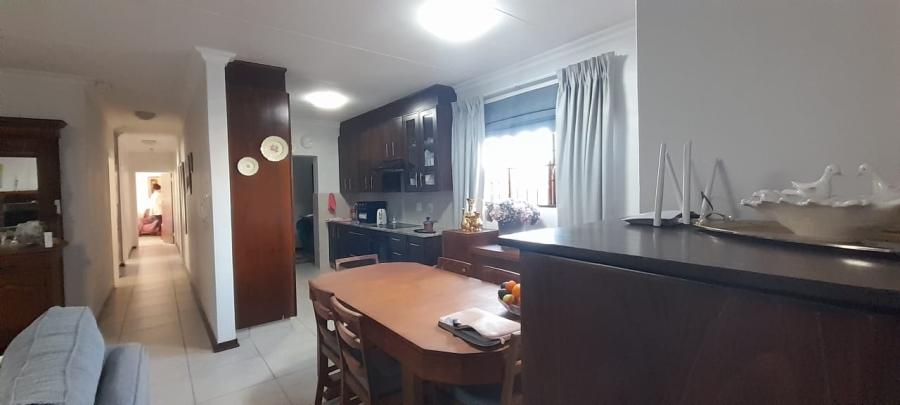 3 Bedroom Property for Sale in Flamwood North West